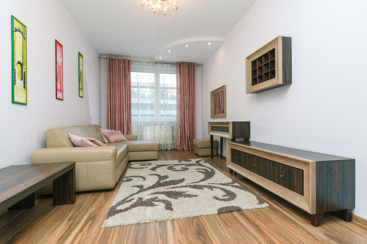 3 Комнатные Апартаменты В Центре Печерска Kiew Exterior foto