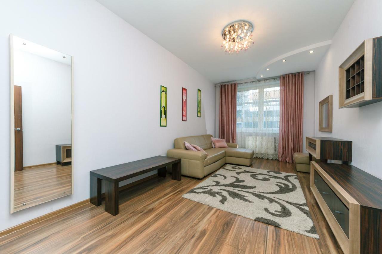 3 Комнатные Апартаменты В Центре Печерска Kiew Exterior foto