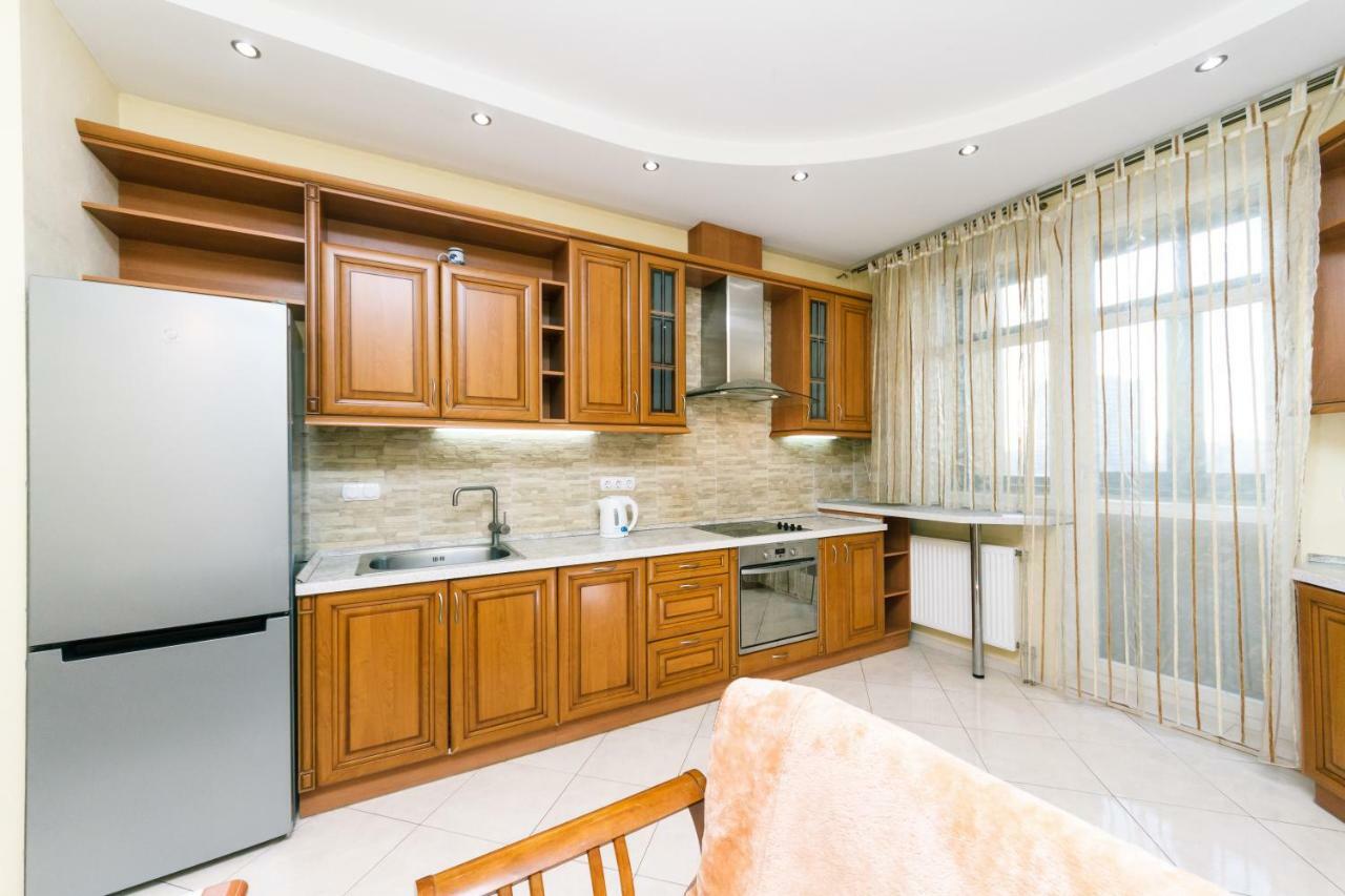 3 Комнатные Апартаменты В Центре Печерска Kiew Exterior foto