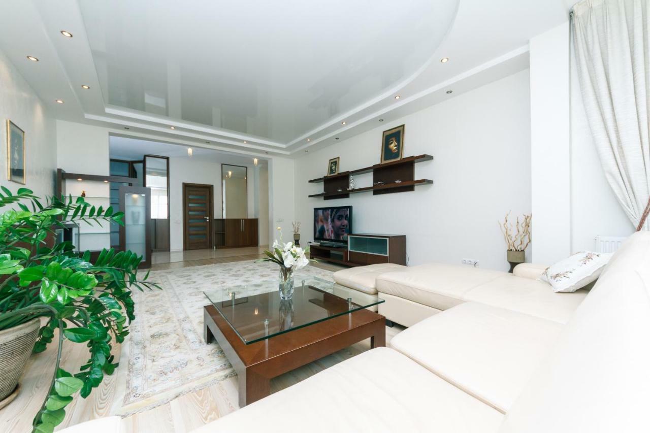 3 Комнатные Апартаменты В Центре Печерска Kiew Exterior foto