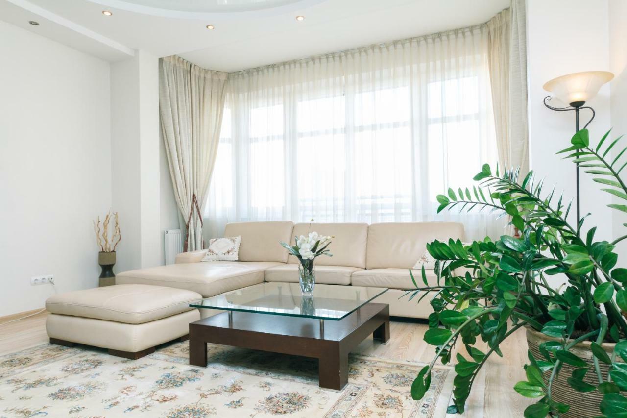 3 Комнатные Апартаменты В Центре Печерска Kiew Exterior foto